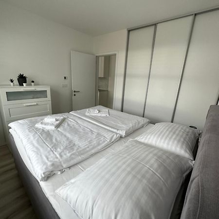 Ein Park Apartment With Free Parking Bratislava Luaran gambar