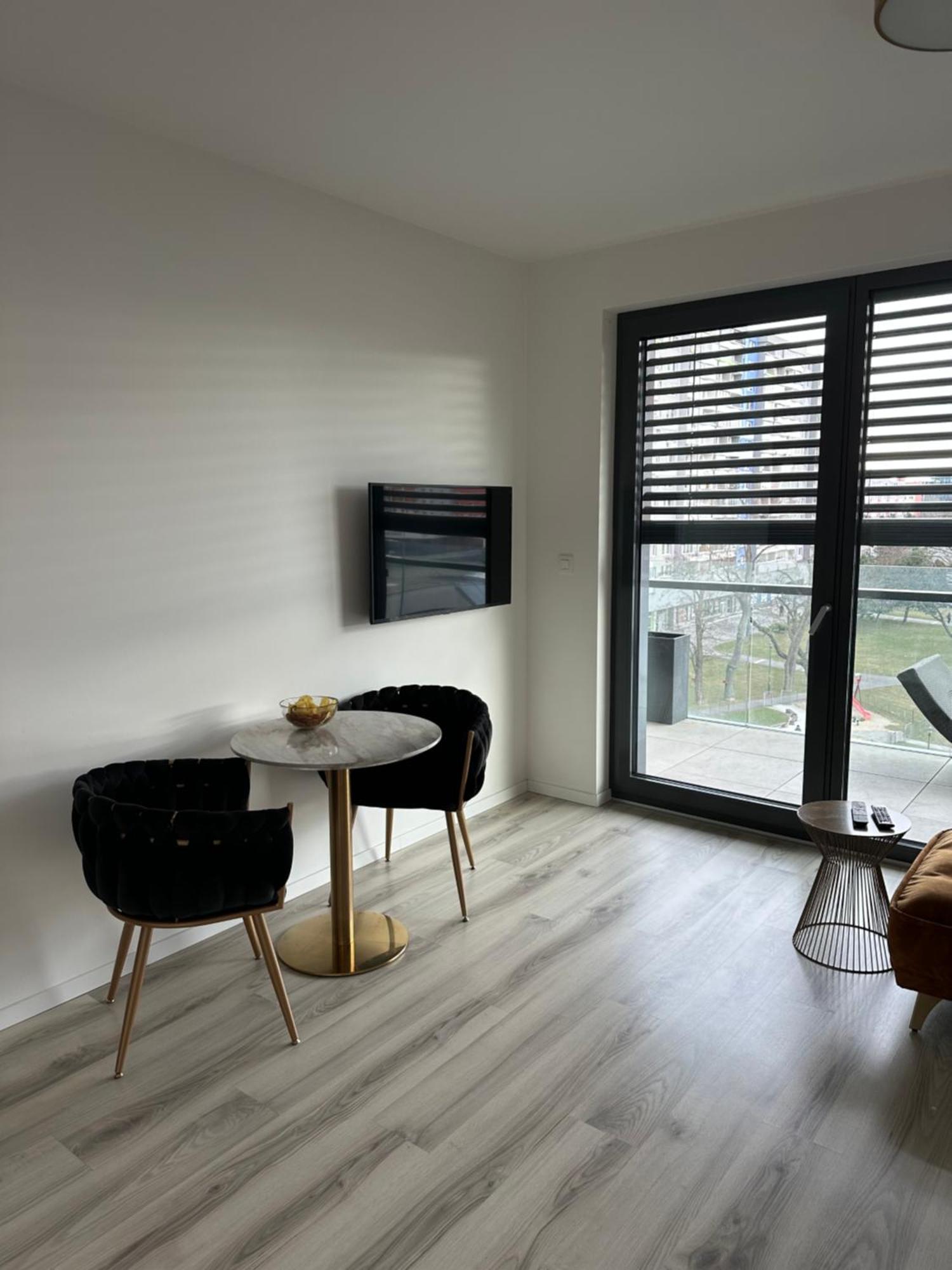 Ein Park Apartment With Free Parking Bratislava Luaran gambar